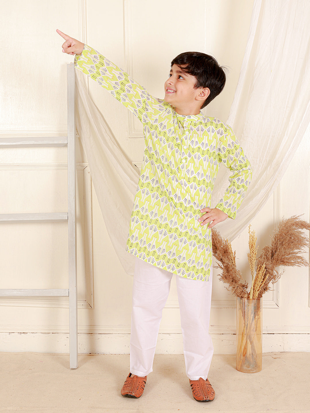 Green Pure Cotton Printed Kurta with Pajamas