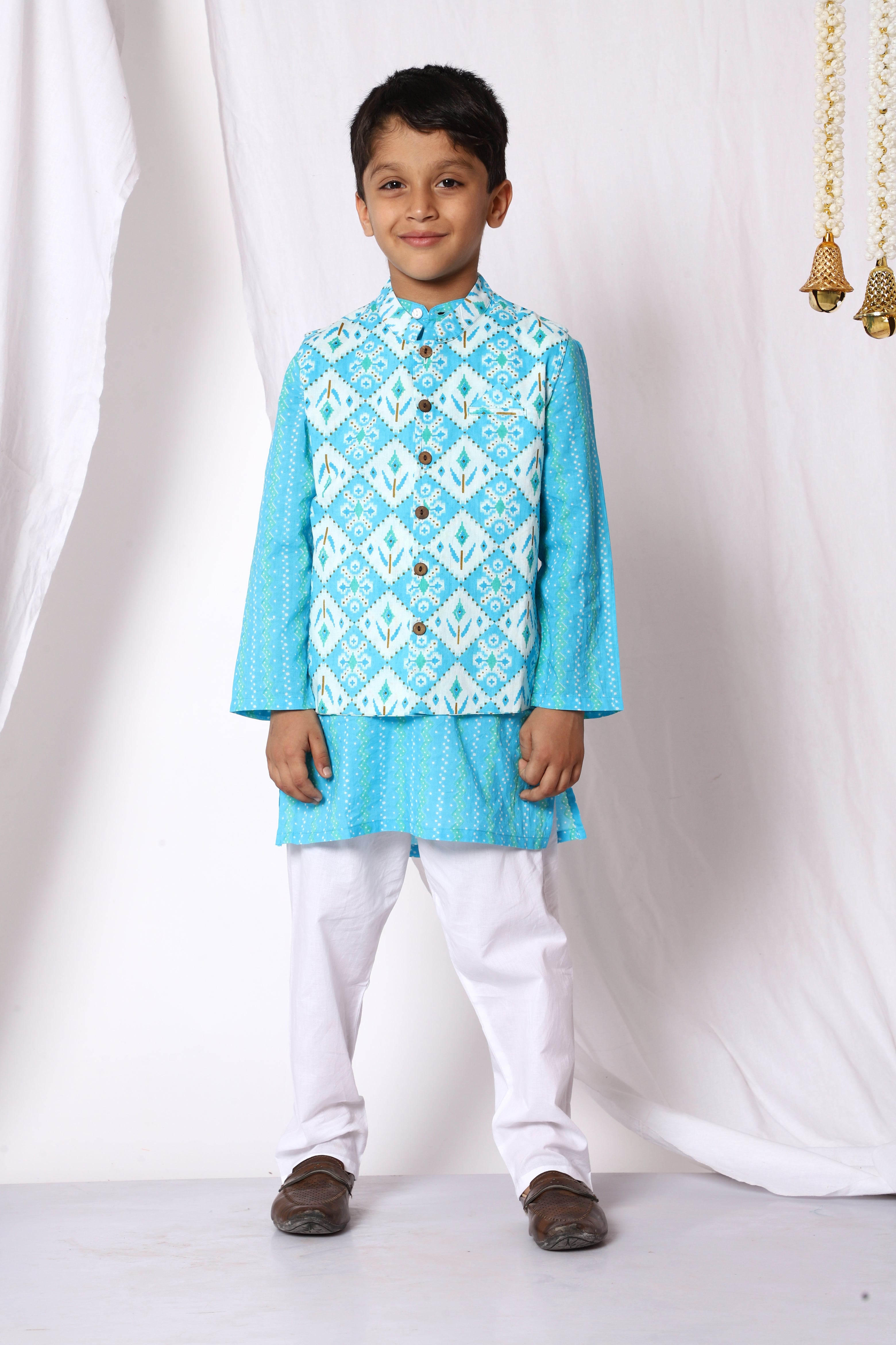 Boys Blue Floral Printed Pure Cotton Kurta Pyjamas with Jacket