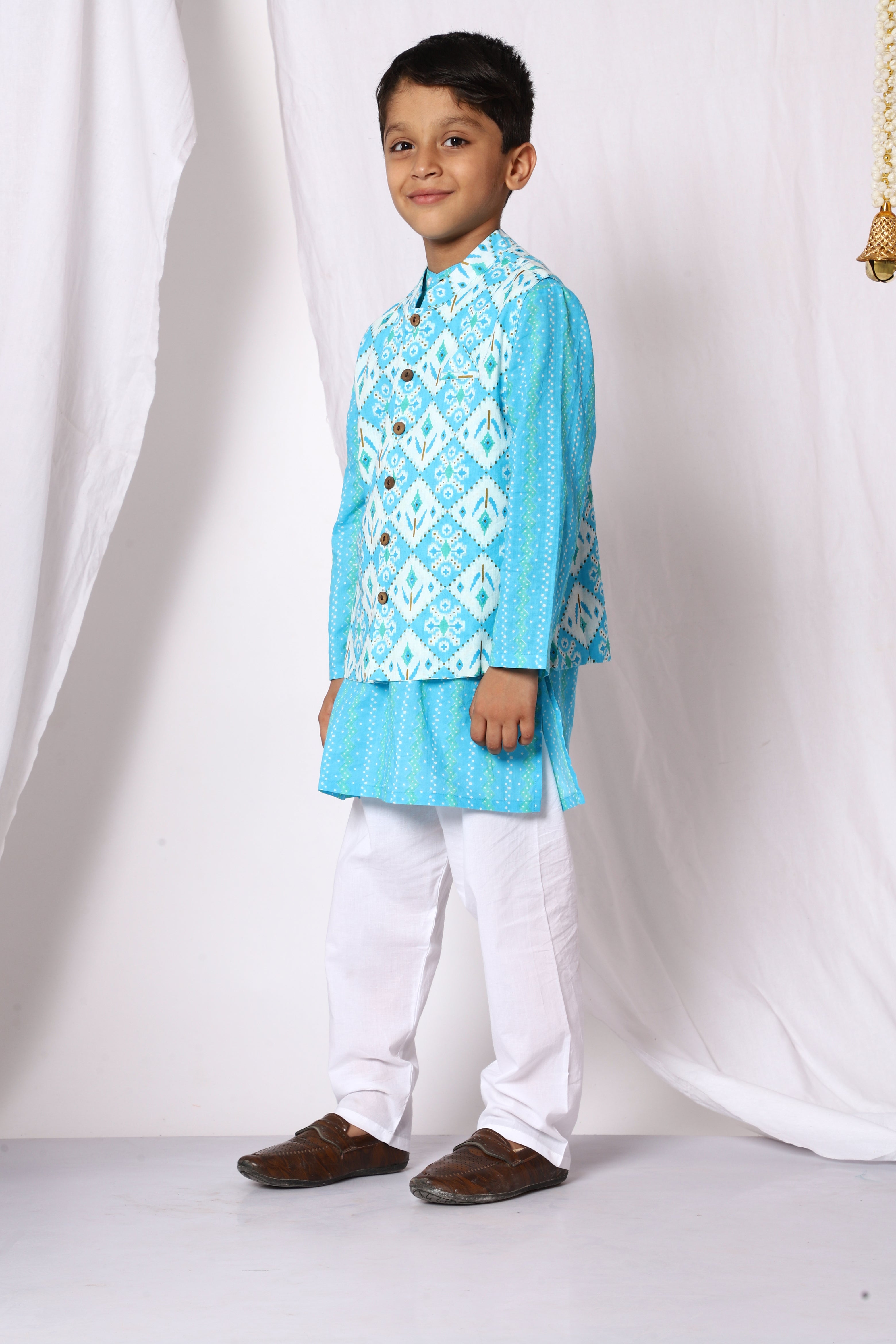 Boys Blue Floral Printed Pure Cotton Kurta Pyjamas with Jacket