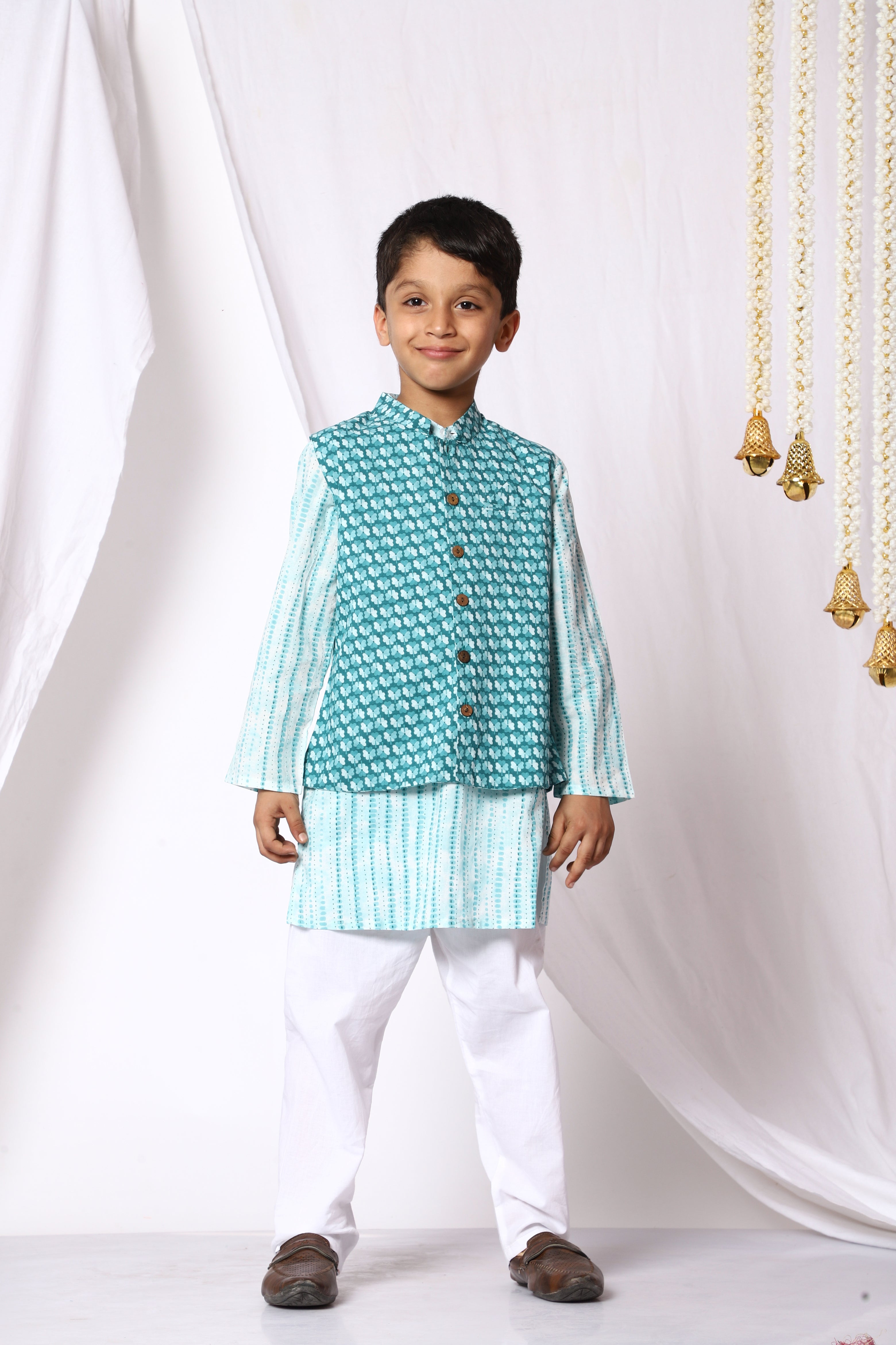 Ka-mee Boys Green Floral Printed Pure Cotton Kurta Pyjamas with Jacket