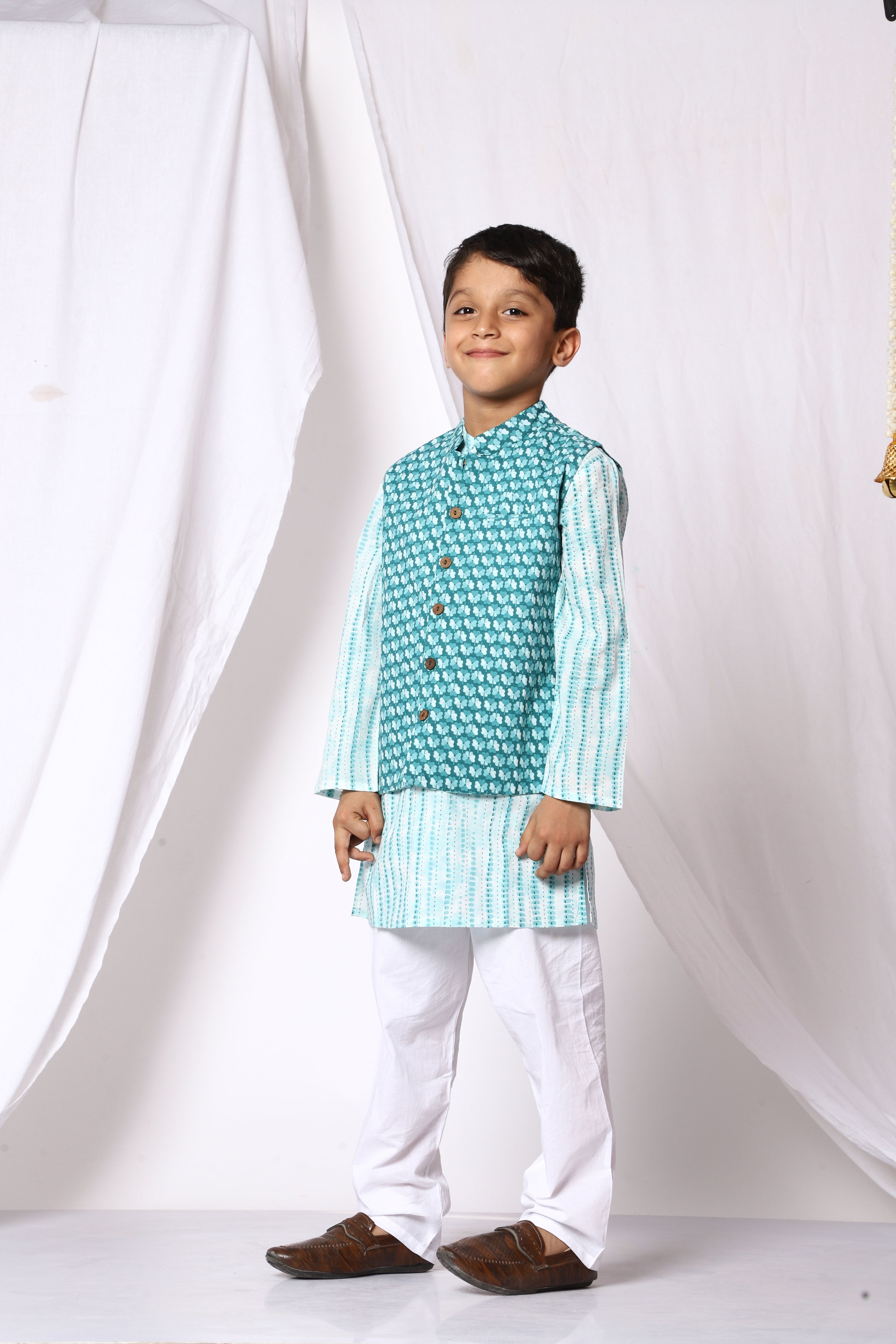 Ka-mee Boys Green Floral Printed Pure Cotton Kurta Pyjamas with Jacket