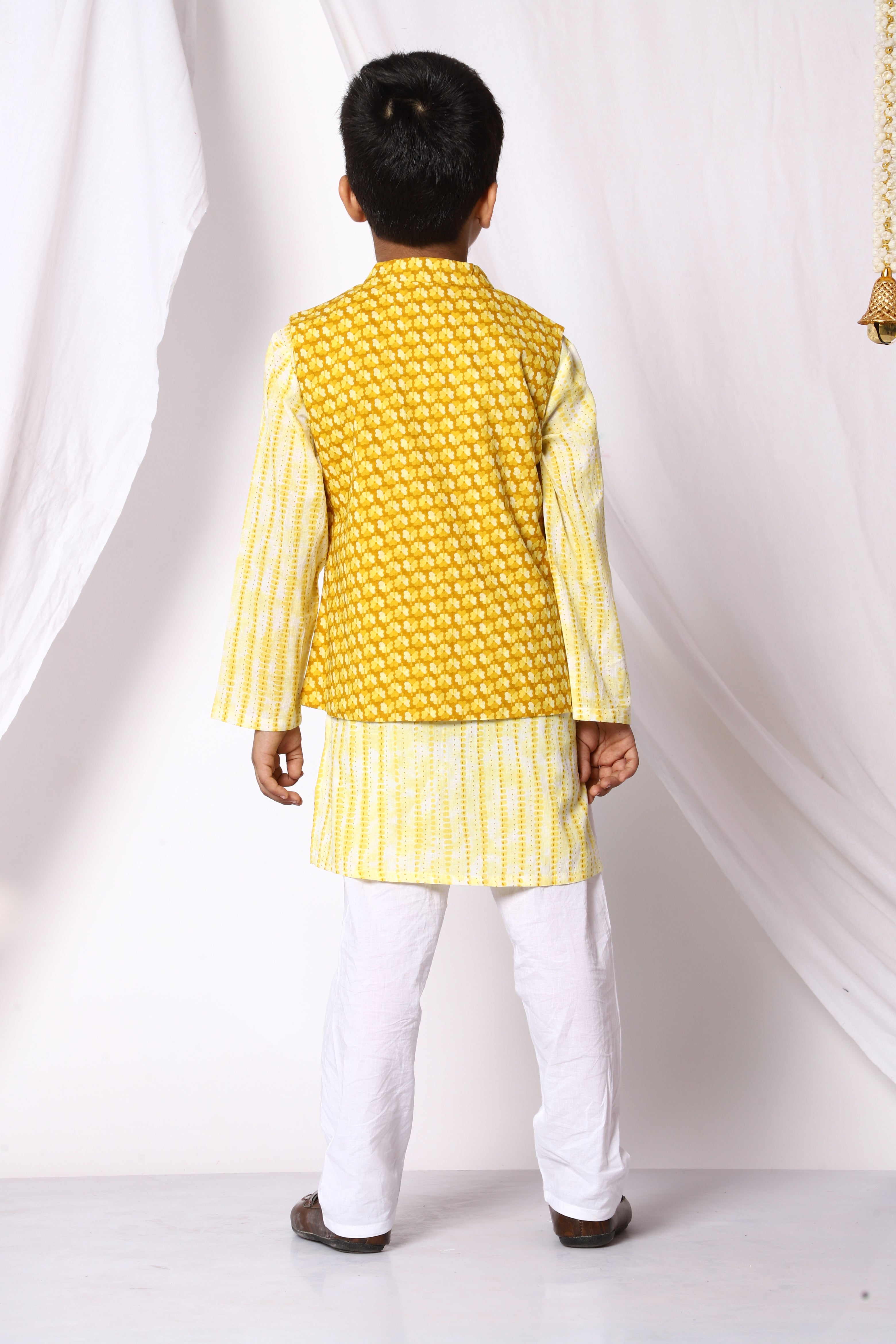 Ka-mee Boys Yellow Floral Printed Pure Cotton Kurta Pyjamas with Jacket